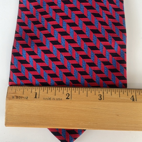 Paul Fredrick 100% Silk Hand Tailored Red, Black & Blue Tie - Picture 4 of 8